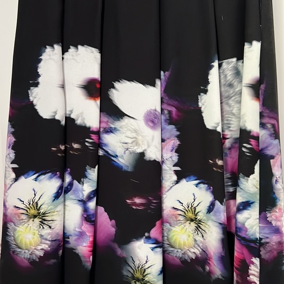 Free People, high waist, size 2, skirt with crop top, black and floral - Picture 4 of 8